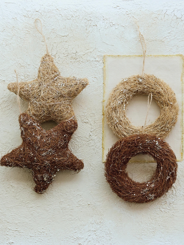 Grass Star Ornament w/ Glitter