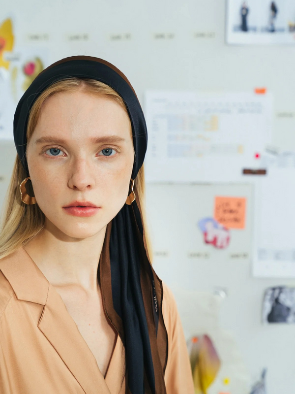 "Satin" Silk Neck Scarf - Black