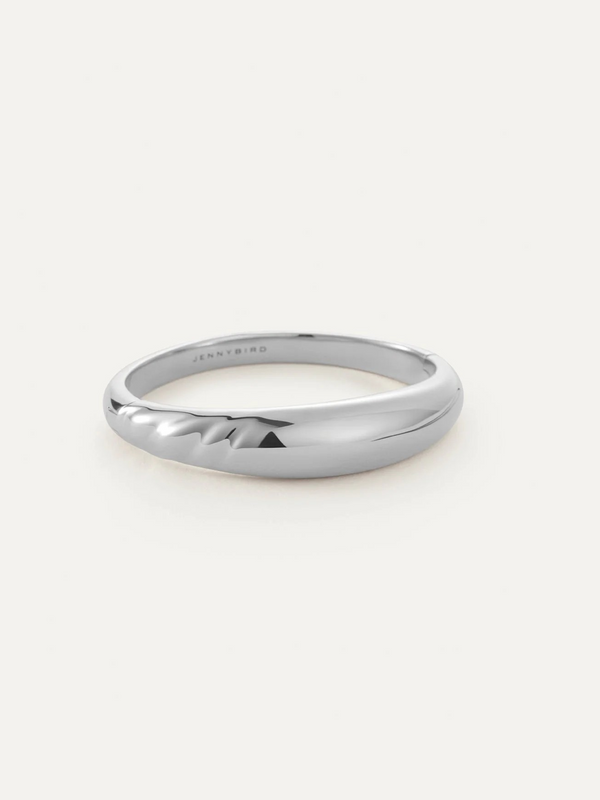 Nelle Bangle