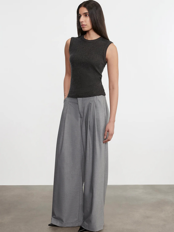 Cashmere New Classic Sleeveless Crew