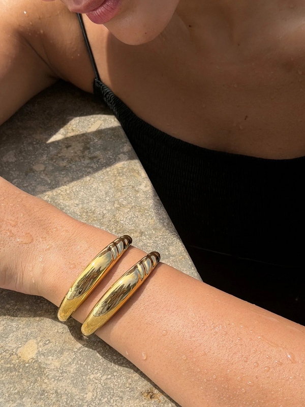 Nelle Bangle