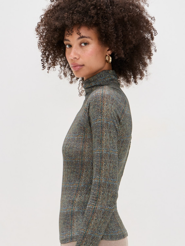 Shaw Paneled Long Sleeve Turtleneck Tee